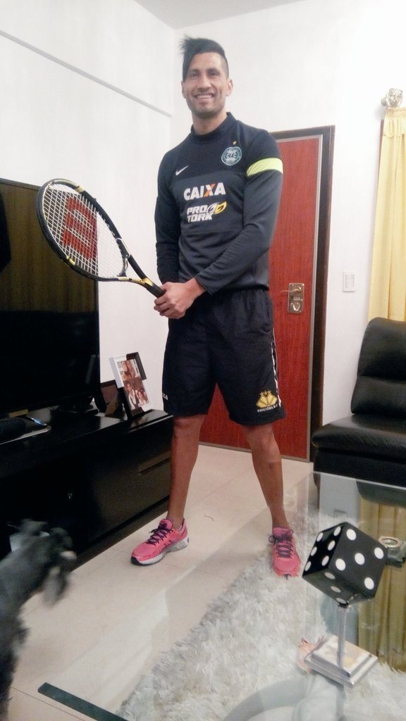 escudero06's tweet photo. Un poco de tenis !!! https://t.co/Kr56NhRDA8