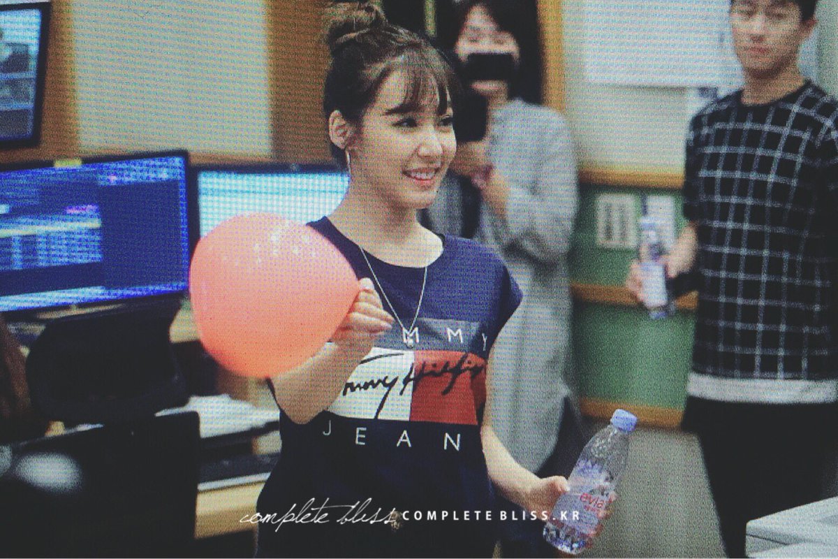 [PIC][17-05-2016]Tiffany xuất hiện tại “KBS Cool FM SUKIRA” vào tối nay - Page 2 Ciqn555UUAATwD-