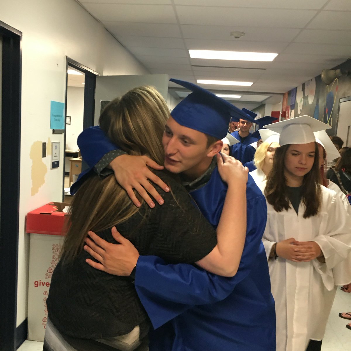 CounselorsofHHS's tweet image. Making our way through the JH #hhsclassof2016 #hawksreachhigher