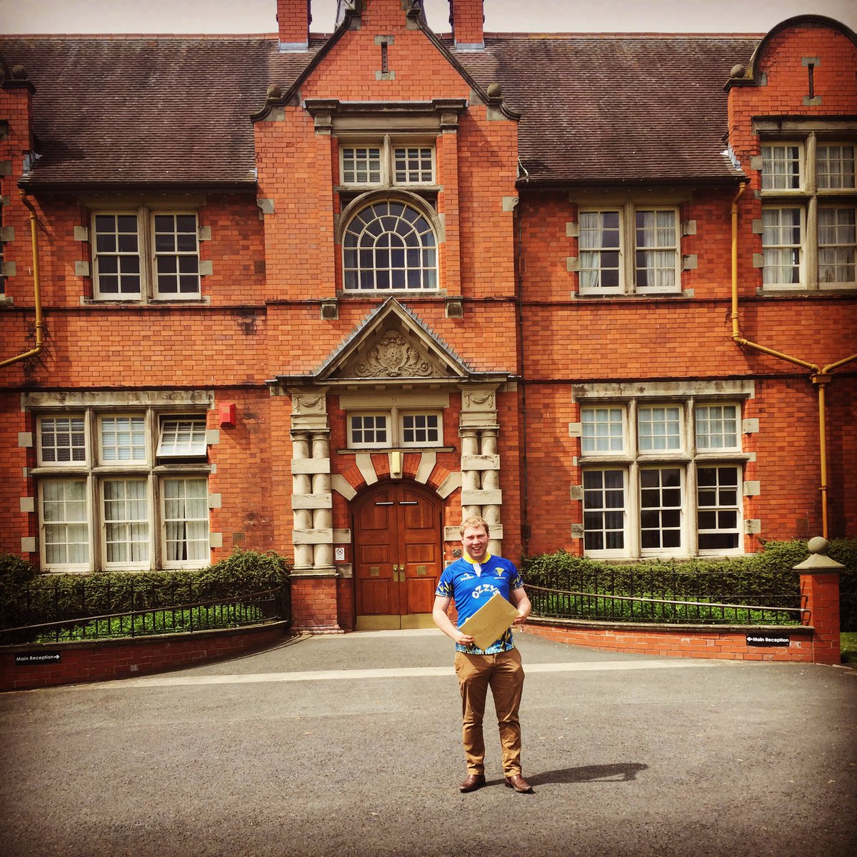 AlexCrunchie's tweet photo. Dissertation handed in today. Only 4 weeks left of 4 amazing years at this place. #harper #HAU #Agric #TrueBlue https://t.co/LGV1nwxiCi