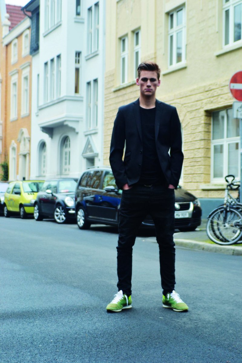 HauteFuture's tweet image. all black hautefutureblog.com/2016/05/17/all…