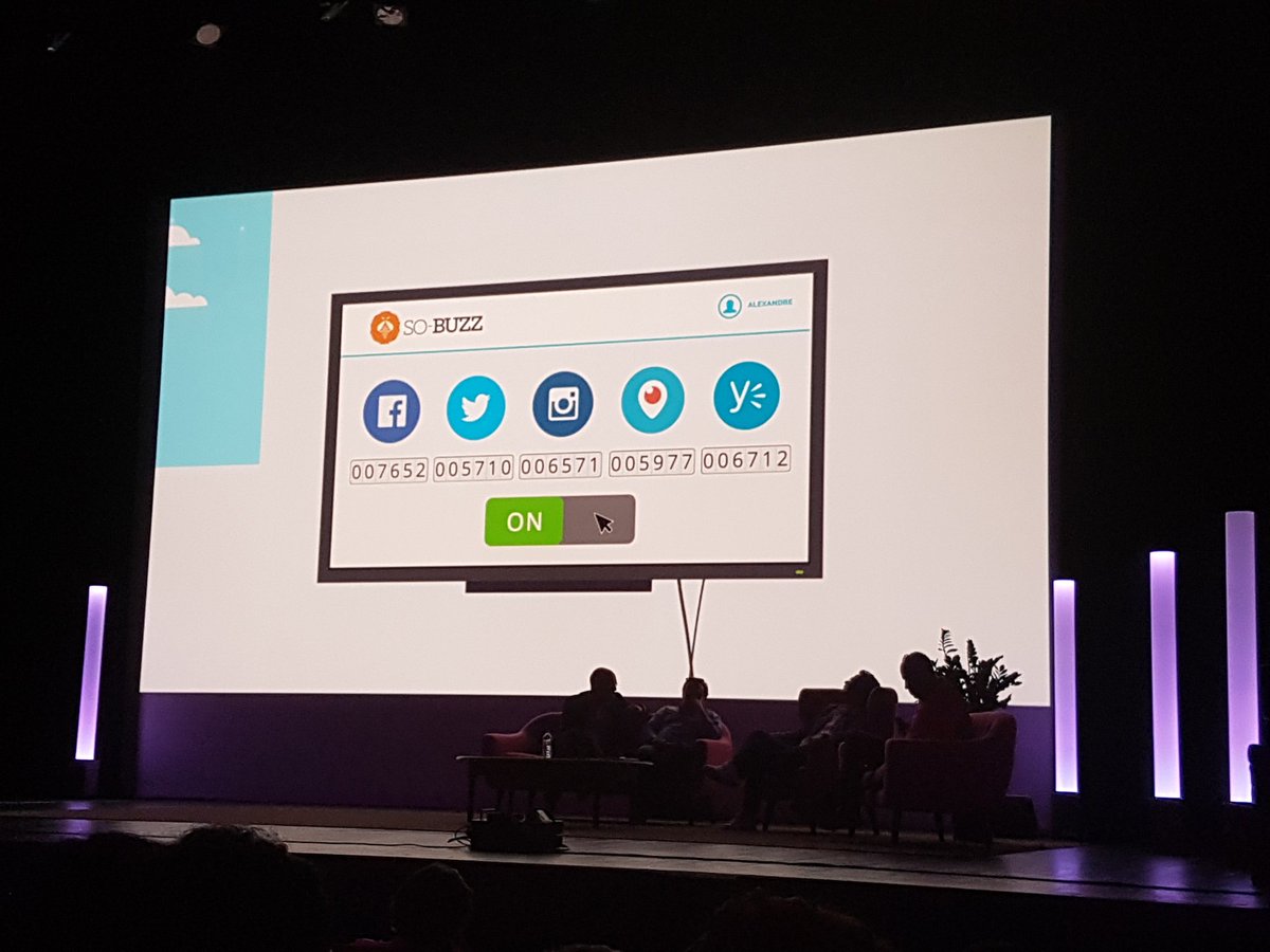 stephdemars's tweet photo. Dévoilement en exclu au #shake16 de la vidéo de présentation de la #MasterApp by @So_Buzz #SocialMedia https://t.co/A4nqty8xT6
