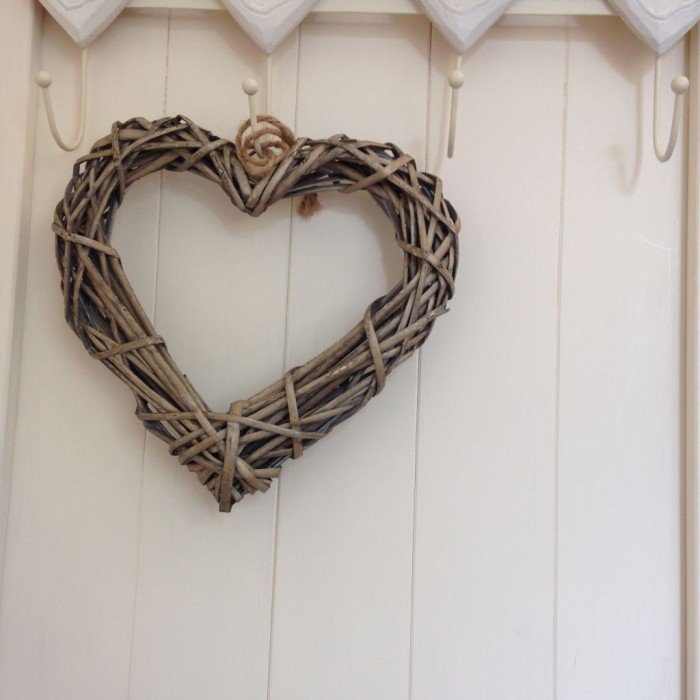 HardysRose's tweet photo. Large Natural Willow Heart - Only £6.99 - https://t.co/ea3G2Y3akg #willowheart #shabbychic #wreth #home #gifts https://t.co/8QeEudpscM