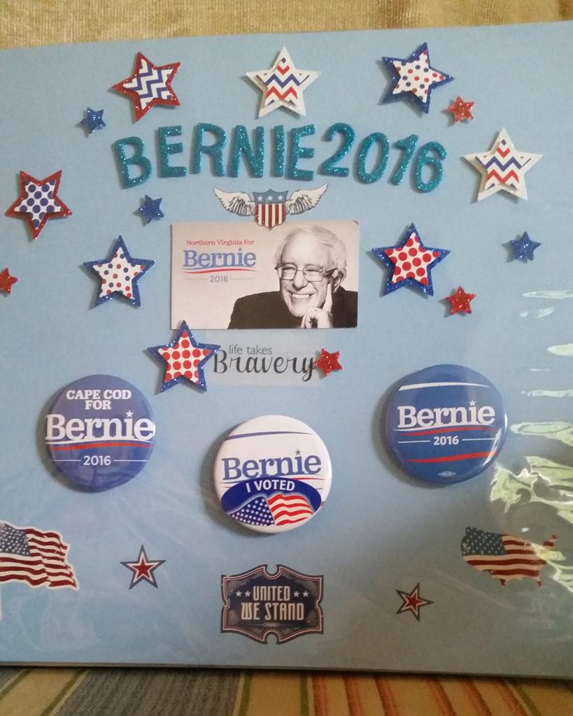 SansaRising's tweet photo. From grassroots to the official campaign, my #Bernbook has all my Bernie swag and materials https://t.co/XL7skfy6Ib