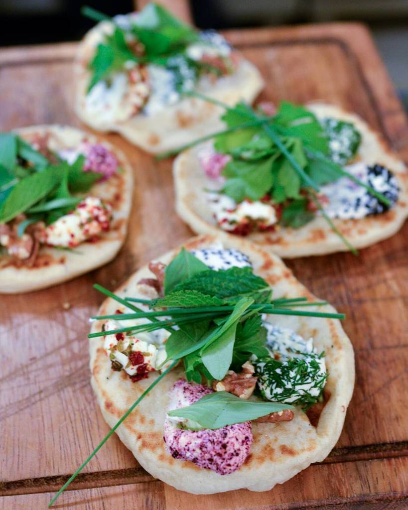 NicFoodPhoto's tweet image. Z A R D O S H T ▫
S I S T E R S // @solizardosht Persian Sweet Herb Taco w spring onions, … ift.tt/1TWmwT2