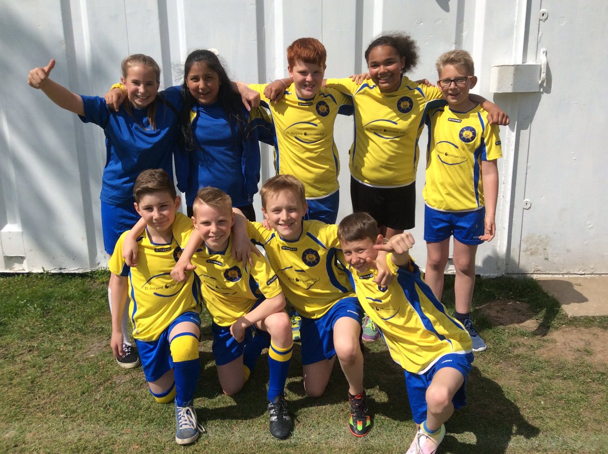 MissHooksBPS's tweet photo. Victory for the Y5/6 cricket team! 🏆 Roll on the final! #winners @battyeford @PennineSSP https://t.co/IggP2n37Yk
