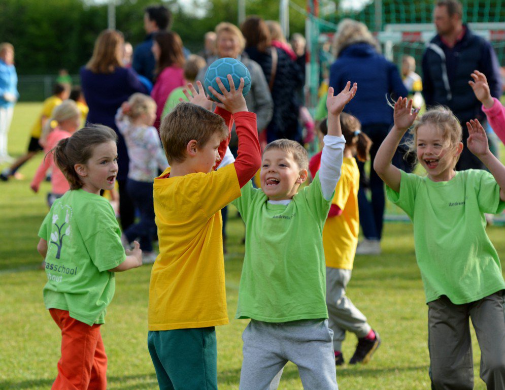 Heel Voorhout Beweegt op zondag 26 juni 2016 voorhoutbeweegt.wordpress.com/2016/05/17/hee…