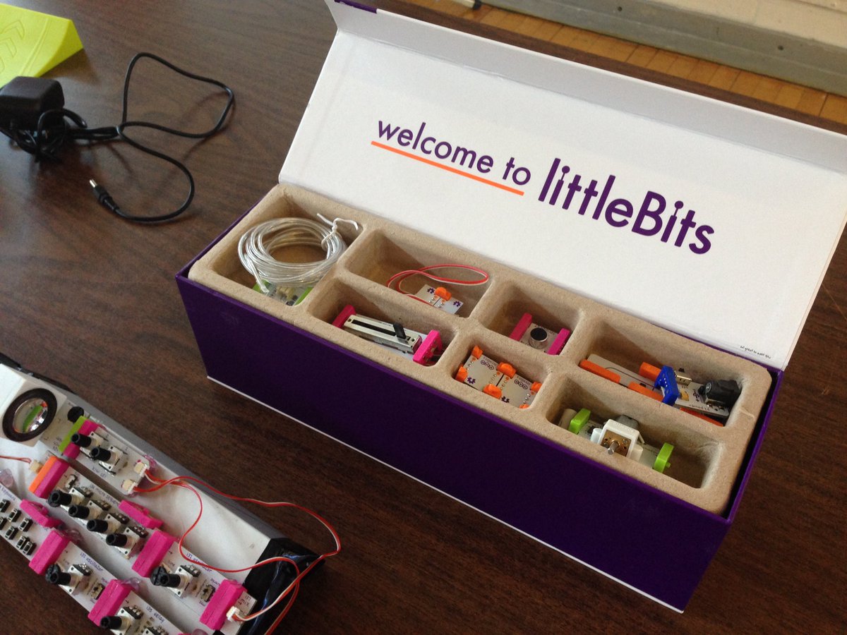 MmeDougherty's tweet photo. Bringing digital learning to @HCentennialPS Who wouldn't want to learn using these tools? #DLAchat https://t.co/D8HQhoxDt8