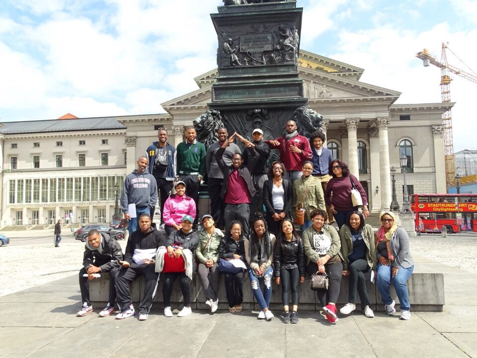 Victori_aB's tweet photo. First day in Munich ���� @CulturalVistas #STEMLaunch https://t.co/qfCADz39Sp