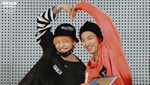 __msdgxx's tweet photo. ヨンベ 생일 축하해 ~~ 🌞💝🍾🎂🎉

素敵な誕生日を過ごしてください🐻❤️

#HAPPYTAEYANGDAY
#HAPPYBAEBAEDAY
#センイルチュッカヘ https://t.co/aYWMqfB9rP