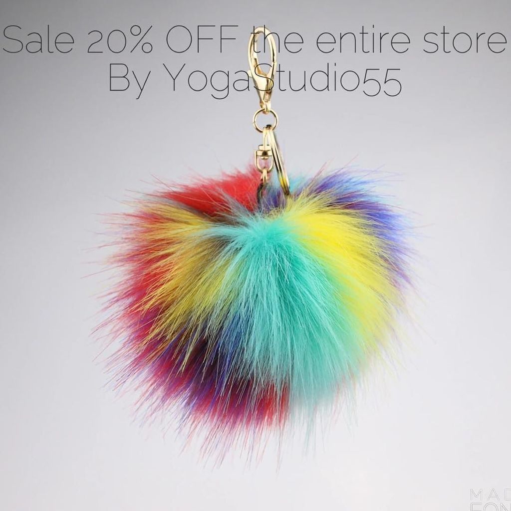 LC_BNB's tweet image. Sale Sale Sale #sale #20%OFF #furballkeychain #pompomkeychain #furballkeychains #furballke… ift.tt/27w219P