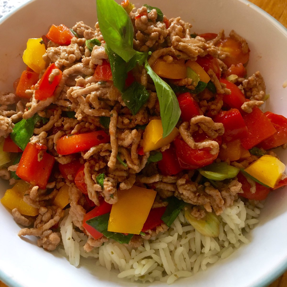 davenewsham's tweet photo. Thai Basil Pork @simplycookcom 👍🏻👍🏻 #streetfood #simply #recipe #homemade #7spice #foodporn #Thailand #thai https://t.co/yOOXQvI6f8