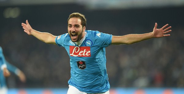 Cinquant8's tweet photo. #Pipita #Higuain #GonzaloHiguain #36gol #cometenessunomai #tripletta #history #record #Bomber #SerieATIM #SSCNapoli https://t.co/Zjyqw6RHtZ
