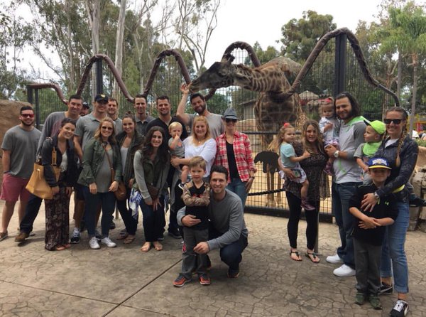 SFGiantsFans's tweet photo. So many gray shirts. Panik didn't get the memo? MT @SFGiants #SFGiants &amp; their families spent off day at the SD Zoo. https://t.co/xfkOqibrjS