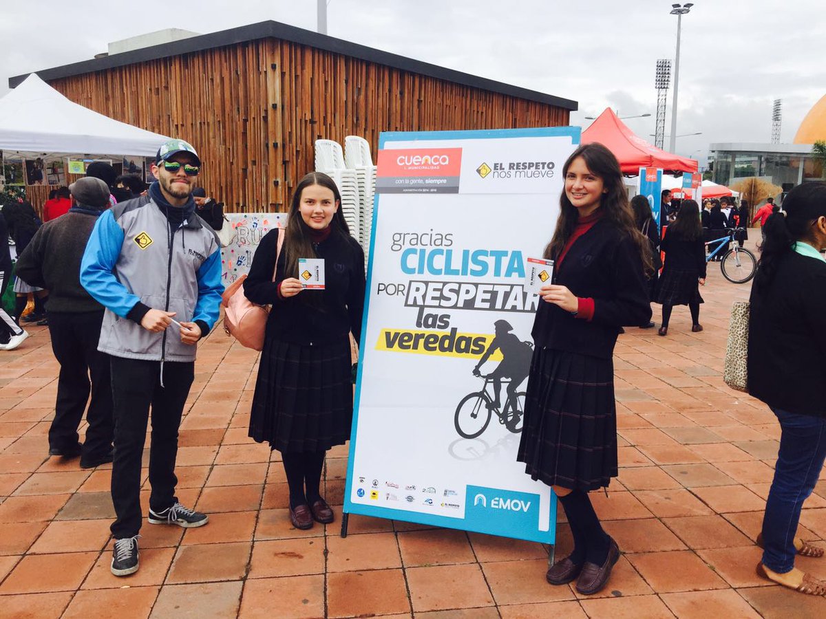 emov_ep's tweet photo. Activación de la campaña #ElRespetoNosMueve en el Parque de la Madre.           #ExpoReciclajeCuenca @ceciflakis https://t.co/QRqvvEYx4N