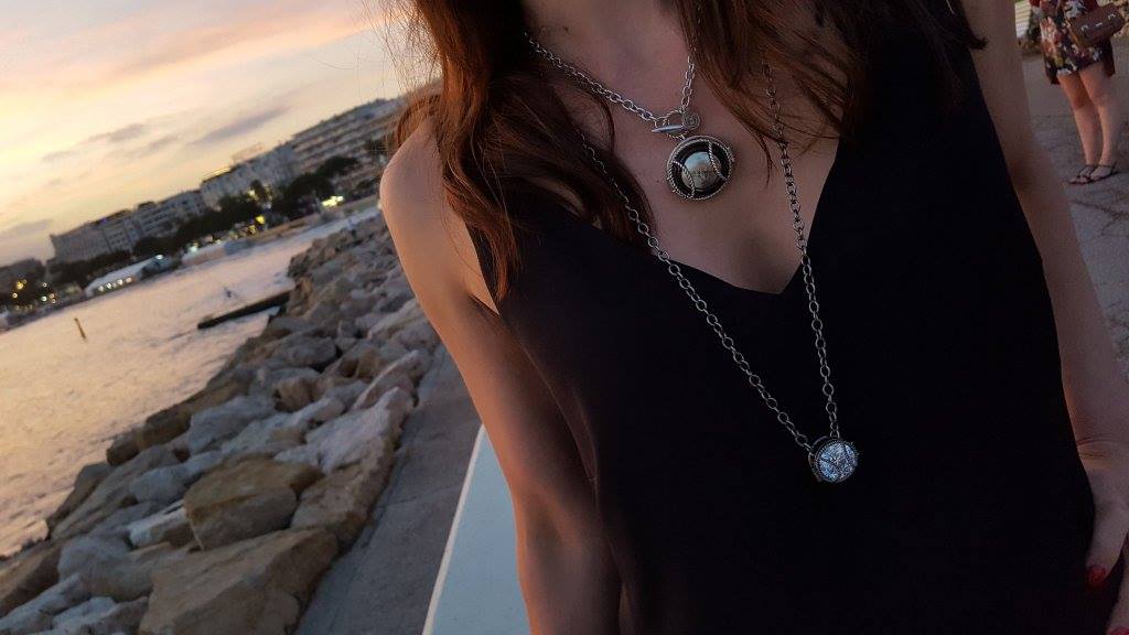 WearingMemories's tweet photo. Actress and Model @tarrynjoy wearing our Silver NV Locket Chain Necklace &amp; Dark Rhodium Mini Locket Necklace #Cannes https://t.co/zWk04NPjJ0