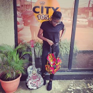 izzy ola tweet media