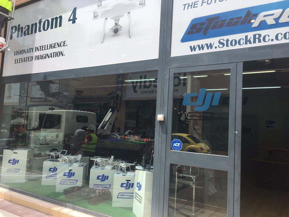 JOURNALDUDRONE's tweet photo. Dji Show room in #Madrid !! @stockrc The best!! @DJIGlobal @DJIEurope #thefutureofpossible https://t.co/7QdCRgHW6A