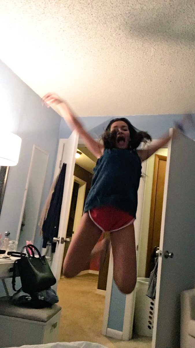xo_Marjorie's tweet photo. Lmao I love this girl 😂😂 #perrysisters #millyrocks #$$$ https://t.co/2glEbKFlUQ