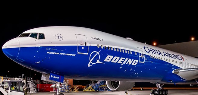 BoeingAirplanes's tweet photo. See more images and a video of the China Airlines 777 being painted. https://t.co/je40aSy3Do #Boeing #avgeek https://t.co/OEJfrFj35U