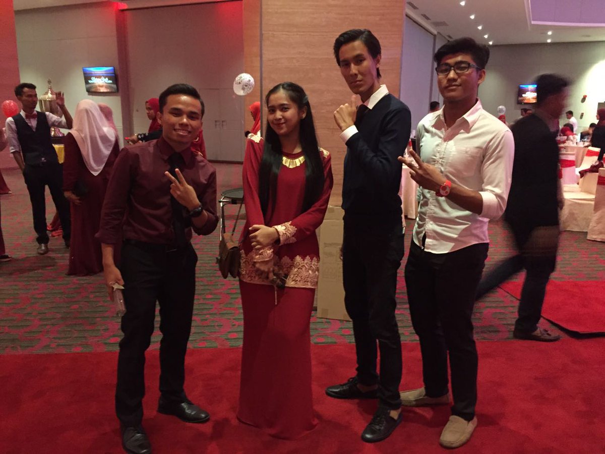 nrlainafkhra's tweet photo. Abam-abam ajak bergambor ⚽ Aida pun boleh lah noks 😂 #DinnerPart2 https://t.co/fc6BlFHIo3