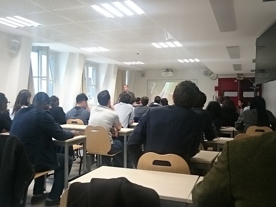 BenjaminVignard's tweet photo. Salle pleine pour la conférence "Financer l'économie #numérique en #Afrique" du @groupenumerique ! https://t.co/SUI7BKDb4l