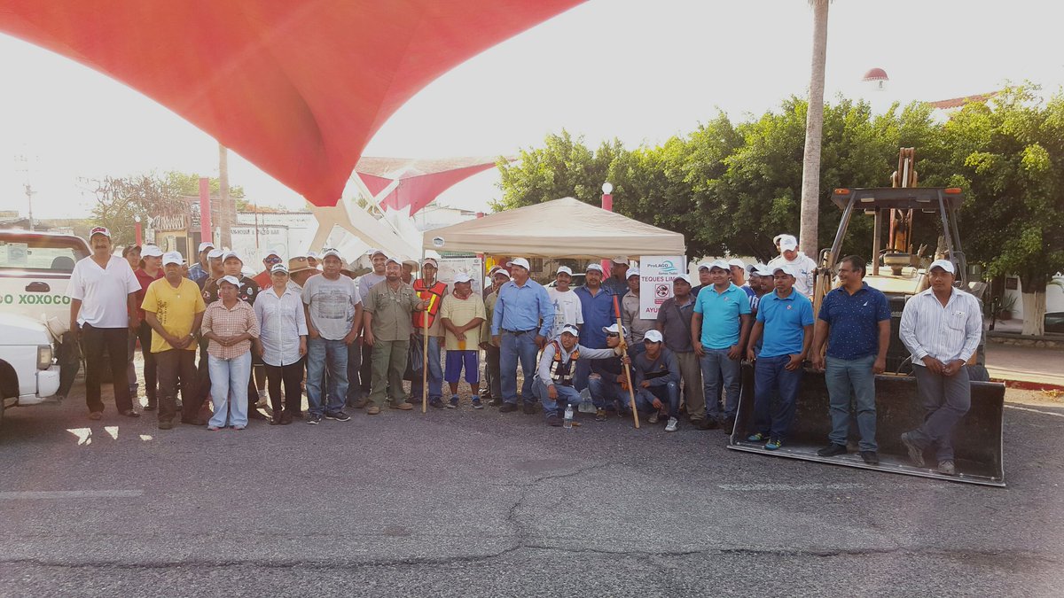 iramzambrano1's tweet photo. Prolago de Tequesquitengo realiza acciones de limpieza https://t.co/96zhN6RdMN @Prolagoteques https://t.co/OIOMpFRlhf