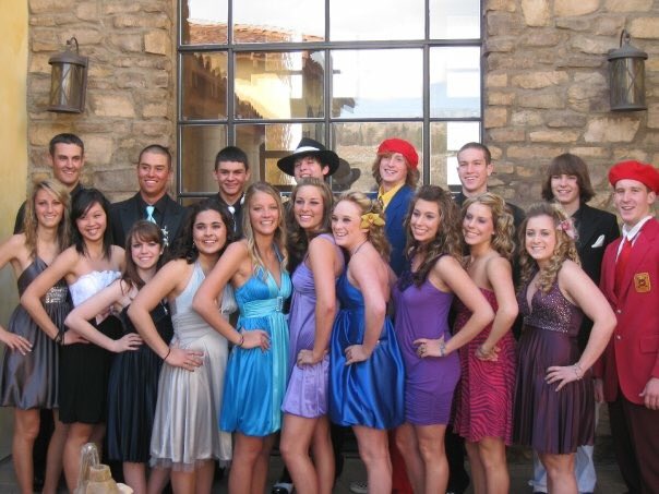 hanbananaz19's tweet image. 8 years ago 🙊 where does the time go!?? @krmiller6550 @BaileyBortolin @lauryngardner12 #bestdays #mcq #prom2008