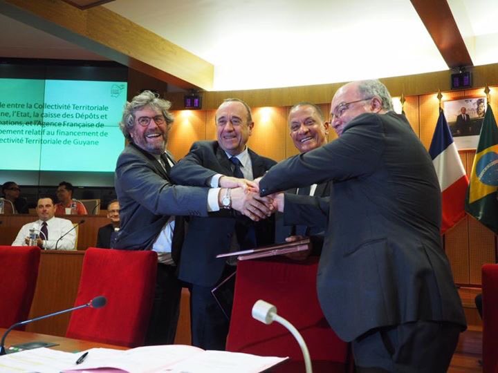 RpheAlexandre's tweet image. Sign. d'un protocole avec @CaissedesDepots, @AFD_France et @PrefGuyane973 pr l'accompagnement au dvpt de la #Guyane