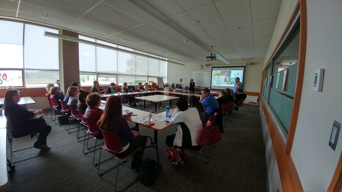 secatalyst's tweet photo. @Camosun's Carl Everitt on Marketing and social impact. #DoL2016 https://t.co/UOp9vIGBYE