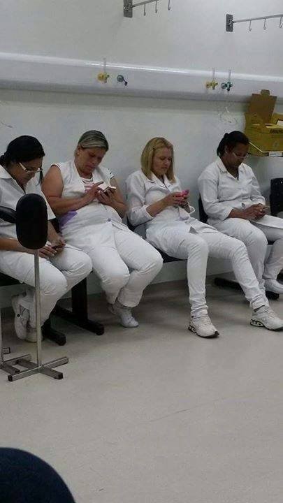 Olhem ai pessoal as profissionais que irão cuidar de nos quando precisamos do belíssimo atendimento do SUS...