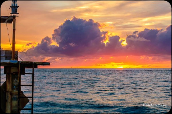 A8 Families love to <a href="/VisitJohnsPass/">John's Pass</a> for dining, shopping, watersports, cruises and beautiful views! #FLTravelChat