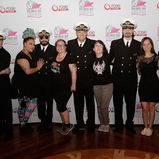 BSBGirlYvonne's tweet photo. Do you see what i am wearing @NatbyNature ?? While meeting the Backstreet Boys i was wearing THIS. xo #QueensOfHeart https://t.co/45F00bByB1