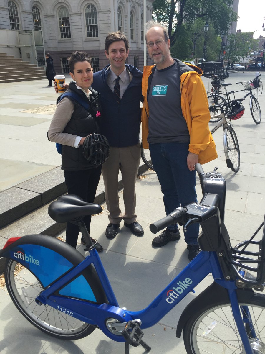 NYCProgressives's tweet photo. #ExecBudget @StephenLevin33 discusses travels yest. on #B2W2016 for bike-to-work week & lane obstructions problems https://t.co/celhc2ympZ