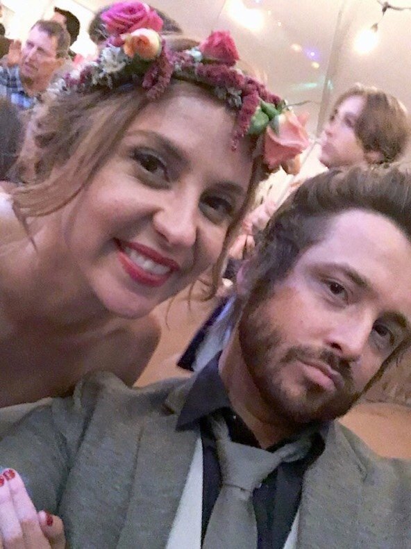 TheAgencyBR's tweet photo. Adivinha quem se casou? @caitlinbird! Confira as fotos: https://t.co/nyJ1y6hK0H