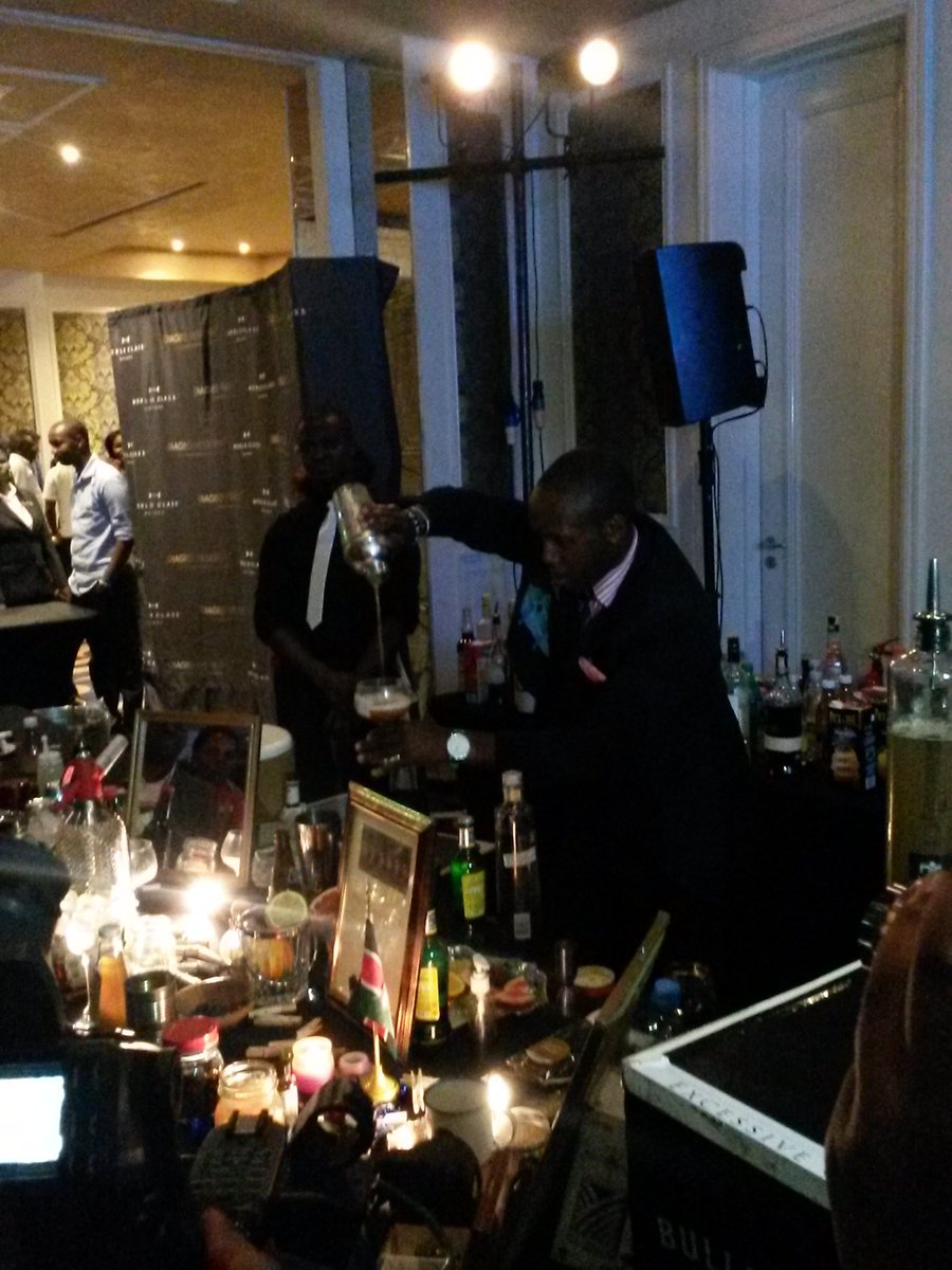 Willy from <a href="/junipersocial/">JUNIPER SOCIAL</a> doing amazing mixes #lovescotch #Worldclass drinks
