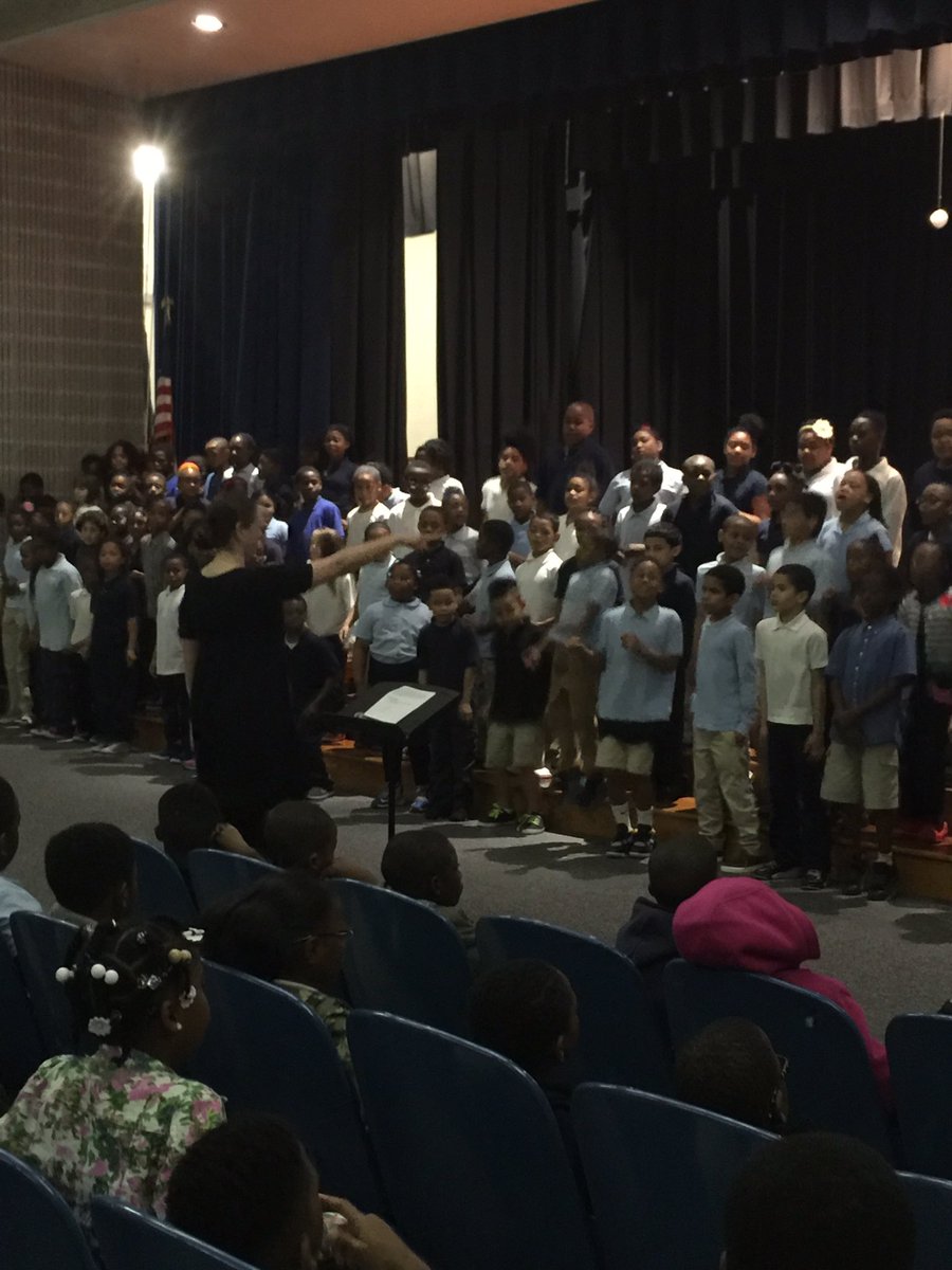 EuniqueLawrence's tweet photo. #WarnerThunderbirds with @OperaDelaware for our 3rd grade Arts Alliance performance #WeAreRedClay @RedClaySchools https://t.co/n3Drbh9rxc