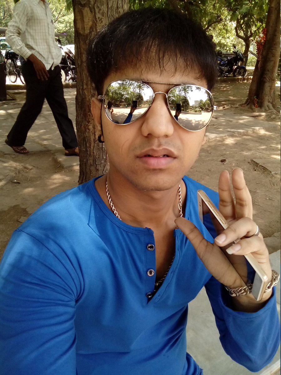Jitinkumarjkcha's tweet photo. Oh baby love me I'm so lonely cause I don't have life shit 😔 https://t.co/KnzqIYi6l9