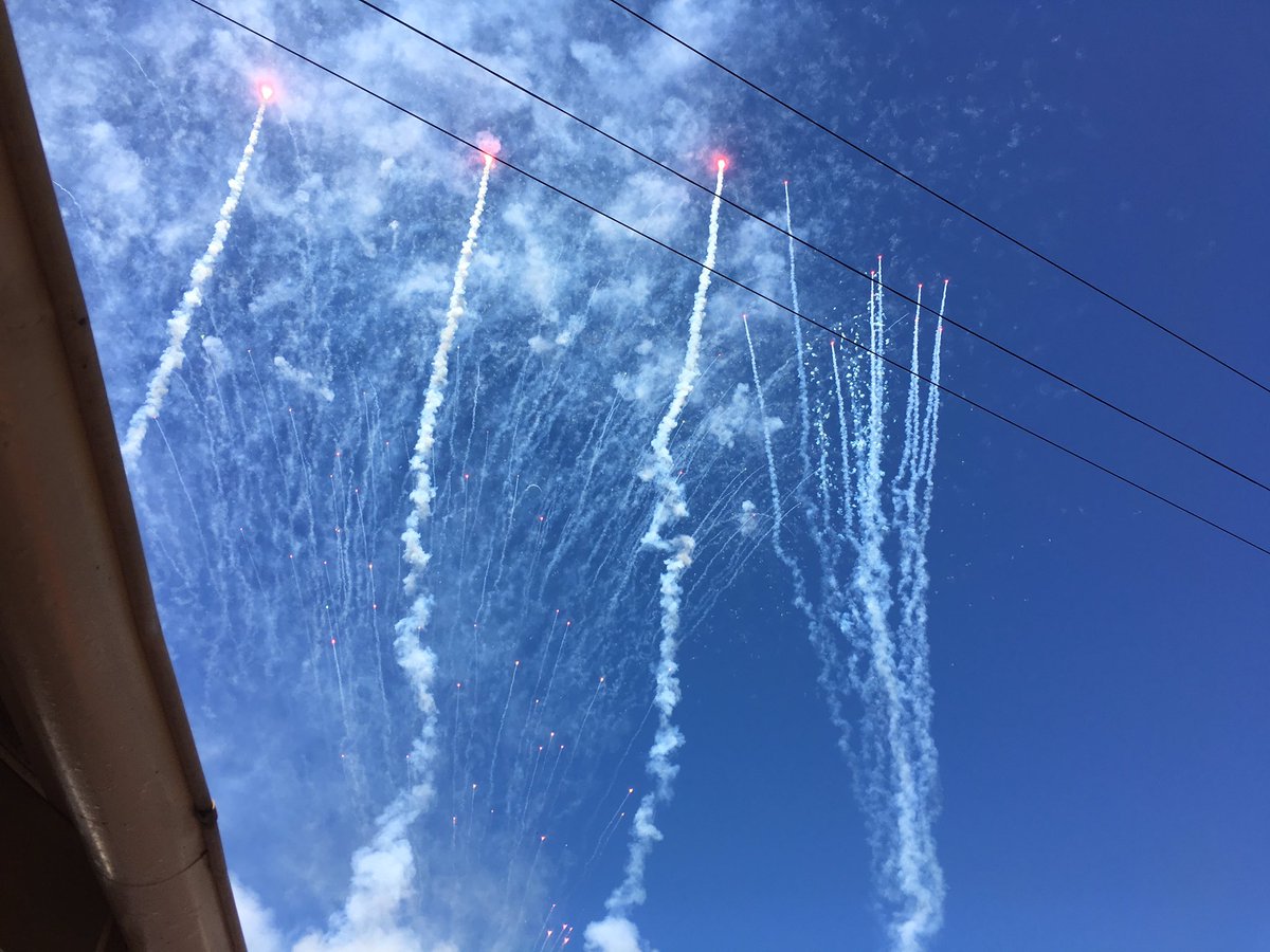 canvasvisuals's tweet image. #wedoitfor day time fireworks