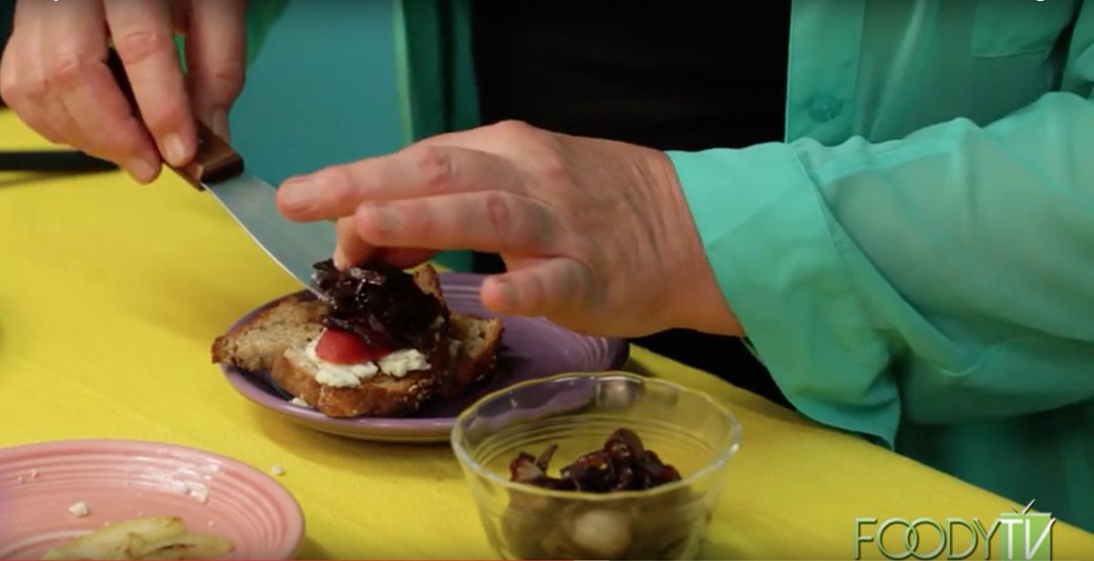 FoodyTV's tweet photo. @agelesskitchen Tina Martini's gourmet sandwich from one of her newest episodes! #agelesskitchen #martinitime #mmmm https://t.co/IGIiHO4tt3