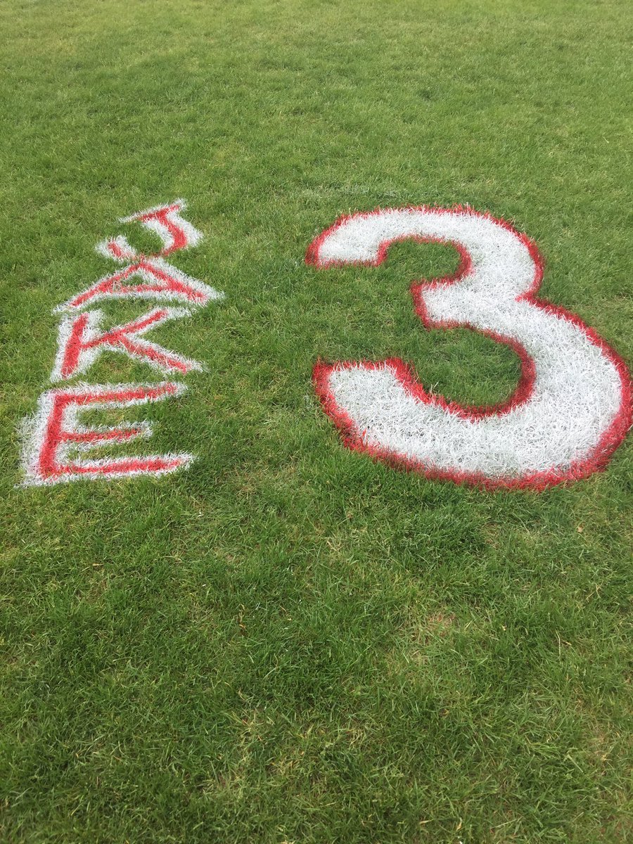 CoachBainer's tweet photo. #SeniorDay @ricky_bartone @zachcerreto @JFinnucan1398 https://t.co/njWTdKGUrC