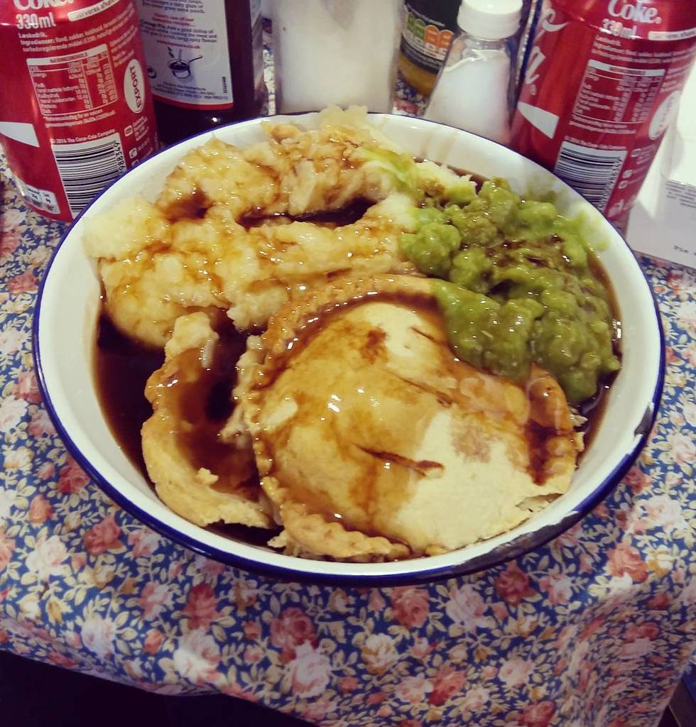 Whit_by's tweet photo. @whit_by by amyguest1991 First pie I've ever had & it was amazing! Plenty of #hendos too 👍 #humblepieandmash #whitb… https://t.co/3wn4pQ2svx