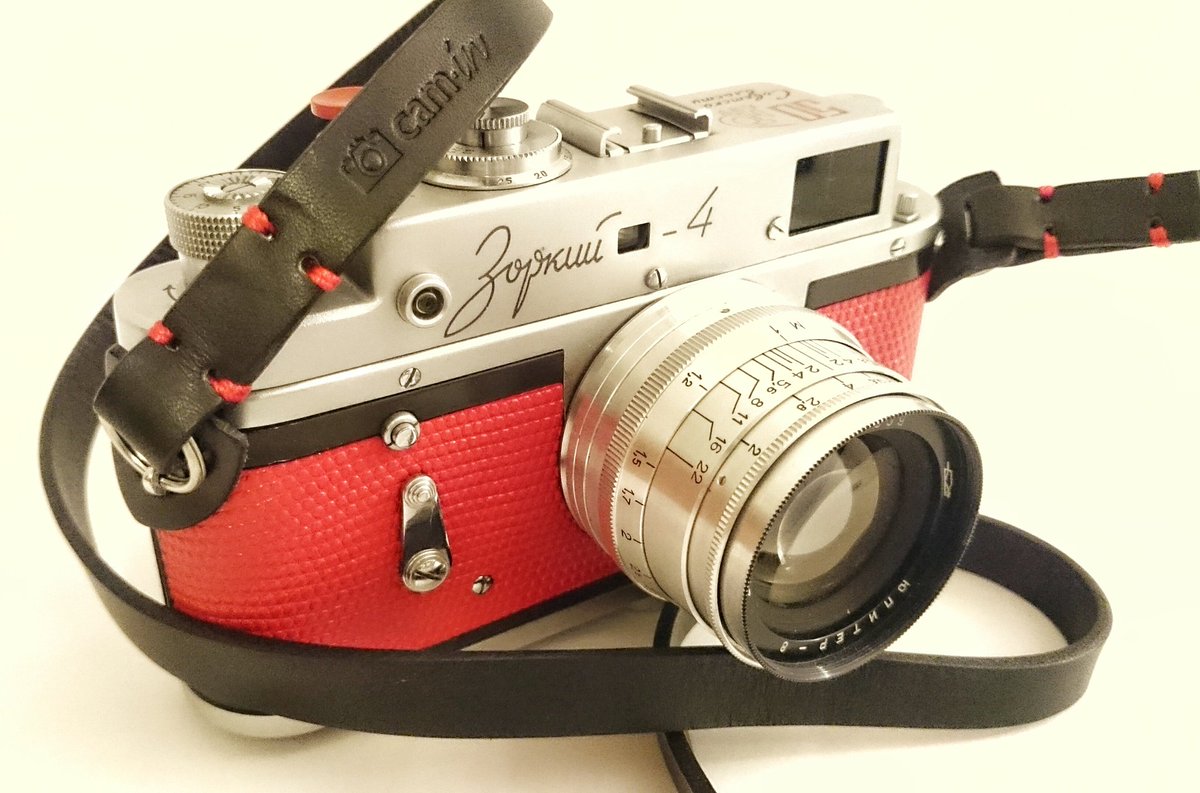 D0NPromillo's tweet photo. #pimpmycamera, not by MTV - but with a nice leather strap from @RiguPhoto https://t.co/QSdgqpuNgD