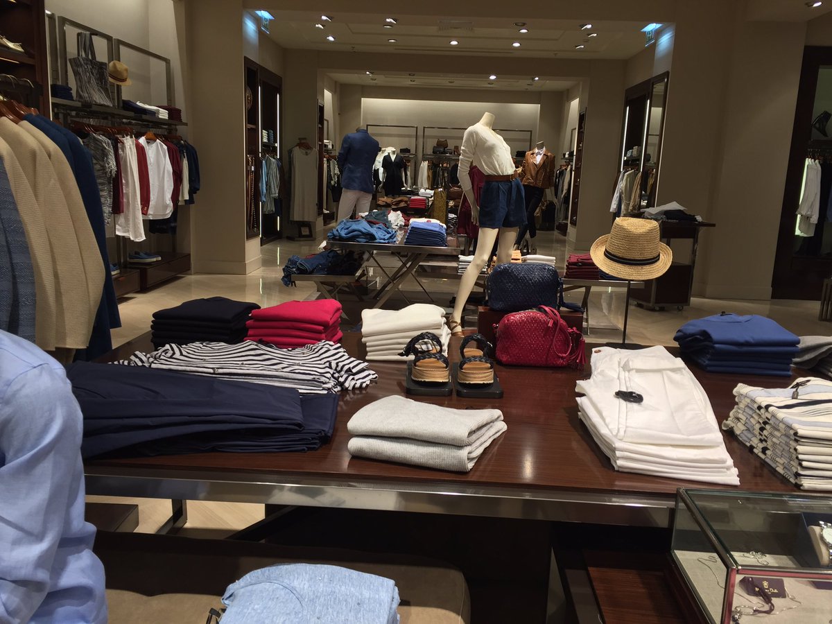 Rascal207's tweet photo. @massimodutti I ❤️ U!!! #shopping #girlsfunday #Zagrebstore #Croatia https://t.co/JBYn9fvZoP