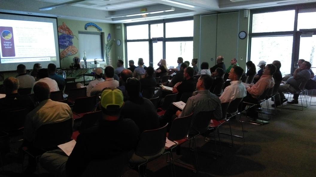 turf_fox's tweet photo. @growerguru bringing it with #TreeAndShrub presentation for Lawncare Operators at Houston Arboretum. #SyngentaProud https://t.co/D5lz2HHMdv