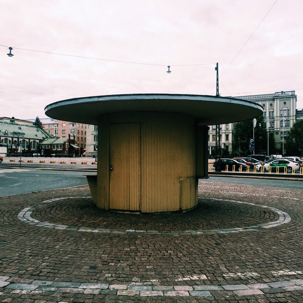 LookAtYourCity's tweet photo. Urban T-hut #Helsinki #streetscape https://t.co/GT62bULrX3