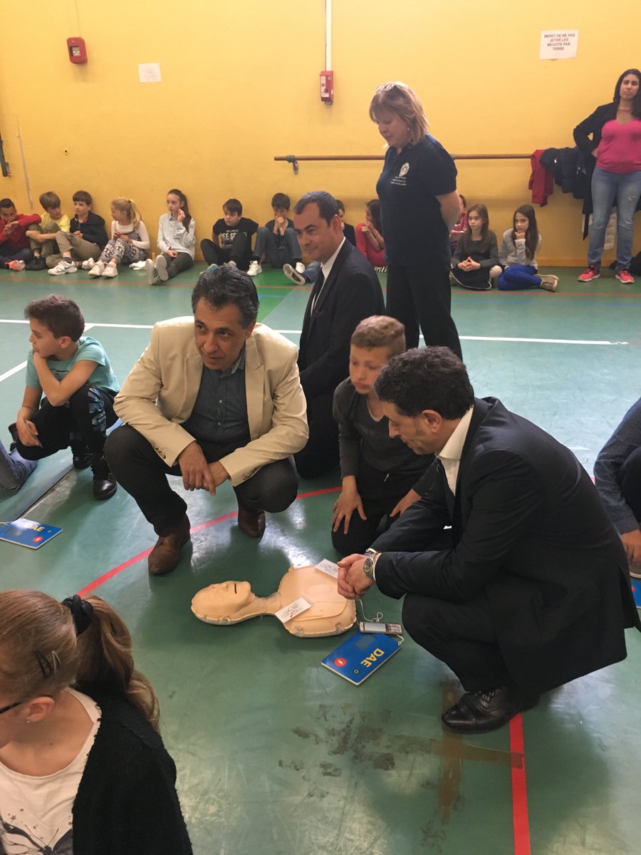 20 000 vies et Cardiostim pour la formation des enfants de la ville de Nice au massage cardiaque.
