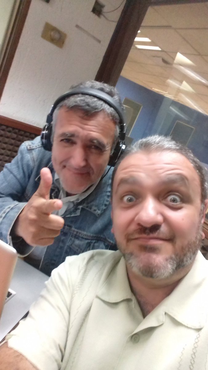 lorogagu's tweet photo. Listo el #GlotoNomada con @trinomonero en @1070noticias ! No solo hay tortas ahogadas en #Guadalajara https://t.co/RoeNil8DSq
