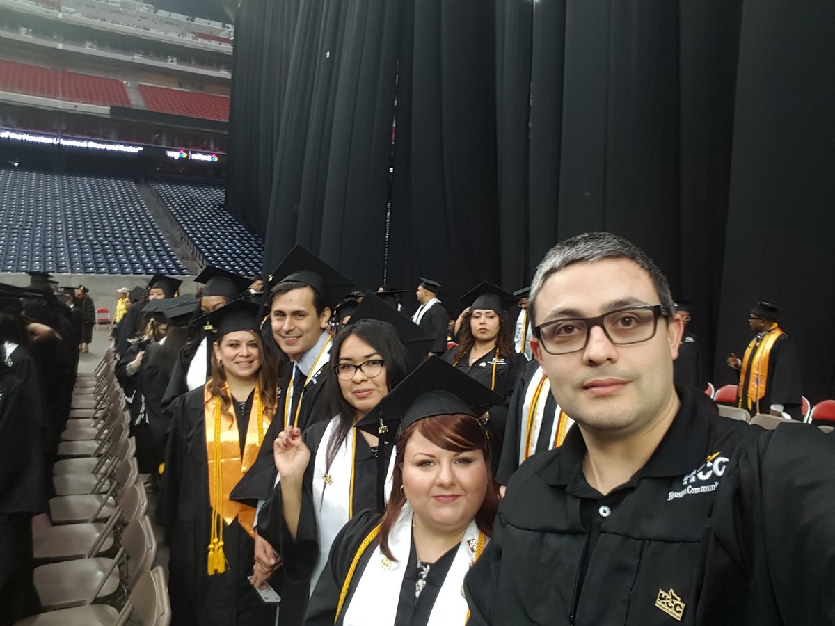 axsoto31's tweet photo. #HCCGrad2016 https://t.co/V8SjqK1g0E