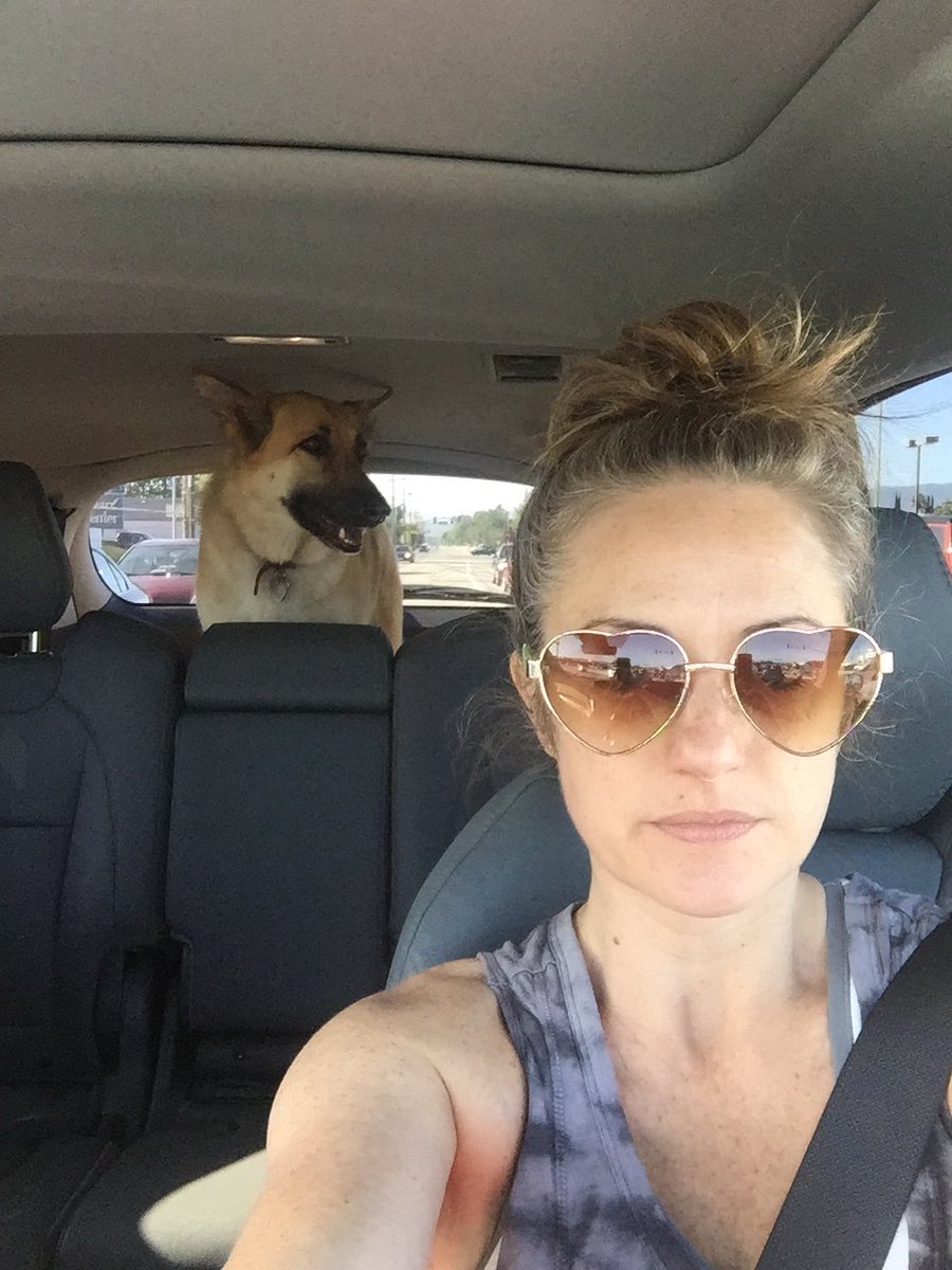 Traci C. Giles tweet media